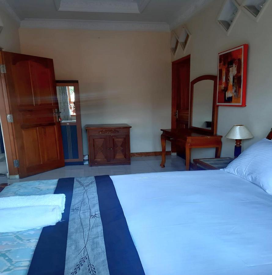 The Reinhold Guesthouse Bali Kerobokan Exterior foto