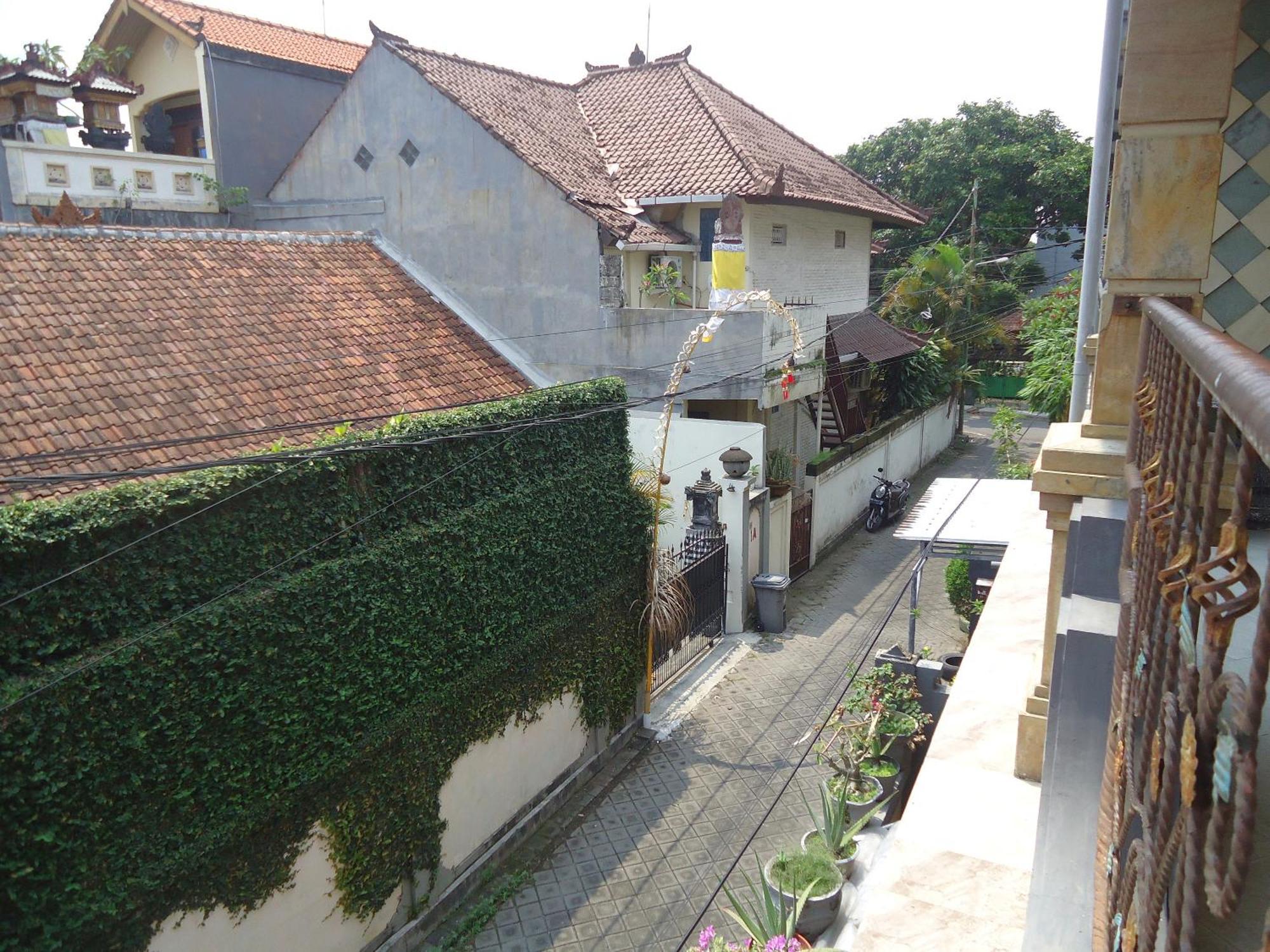 The Reinhold Guesthouse Bali Kerobokan Exterior foto